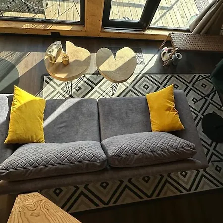 A-frame з видом на говерлу і петрос, барбекю & терасою Holiday home *